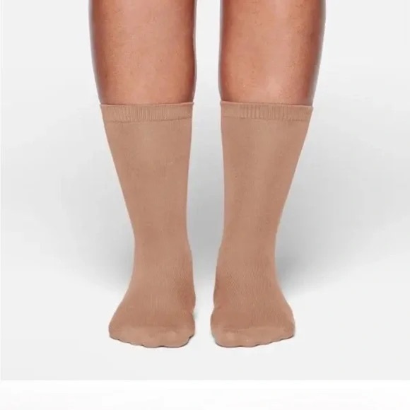 SKIMS Accessories - NEW- SKIMS Women’s Everyday Crew Socks Sienna